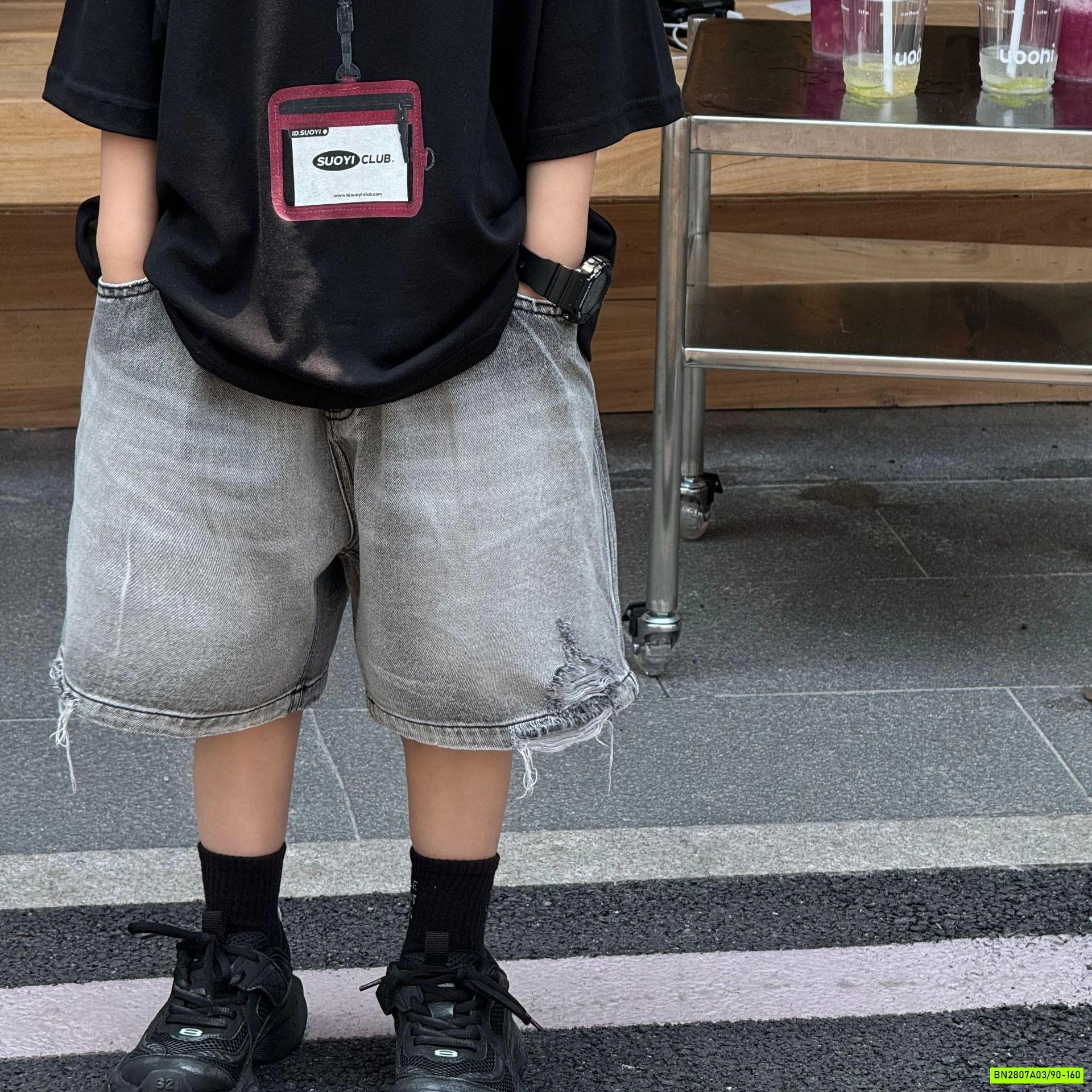 SHORT JEANS ĐEN BẠC MÀU