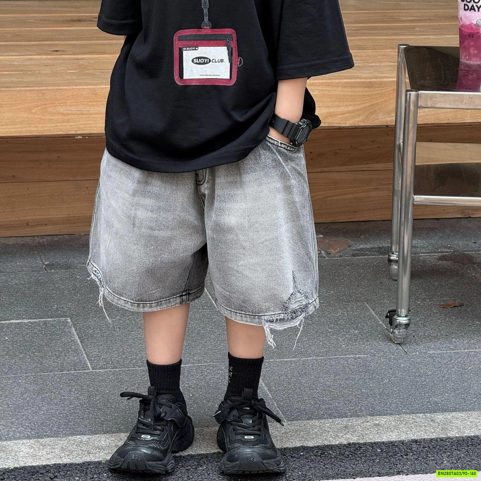 SHORT JEANS ĐEN BẠC MÀU