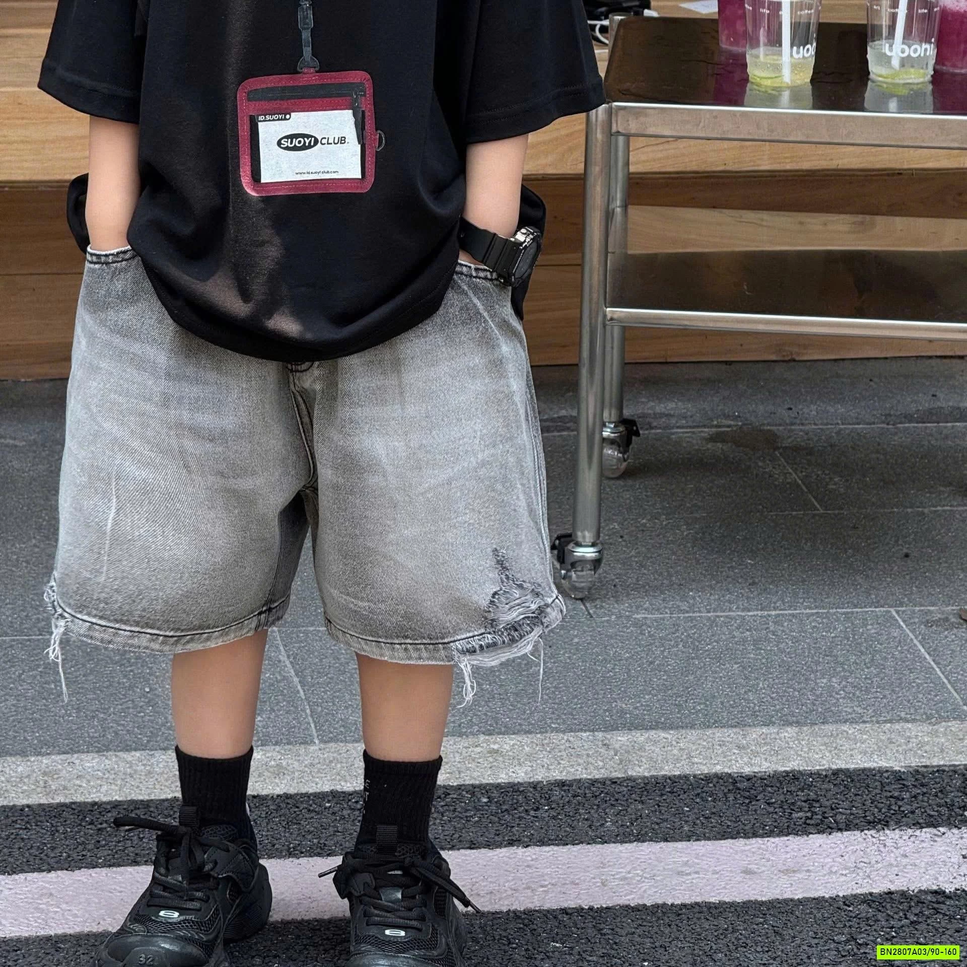 SHORT JEANS ĐEN BẠC MÀU