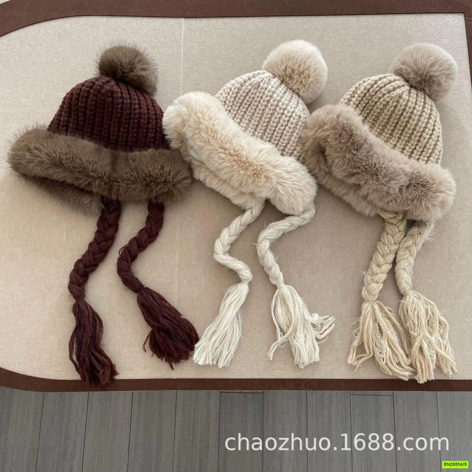 MŨ LEN VIỀN LÔNG DÂY THẮT BÍM