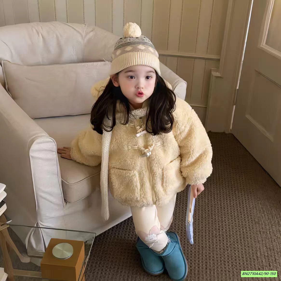 KHOÁC VÀNG LÔNG CỪU LÓT NHUNG