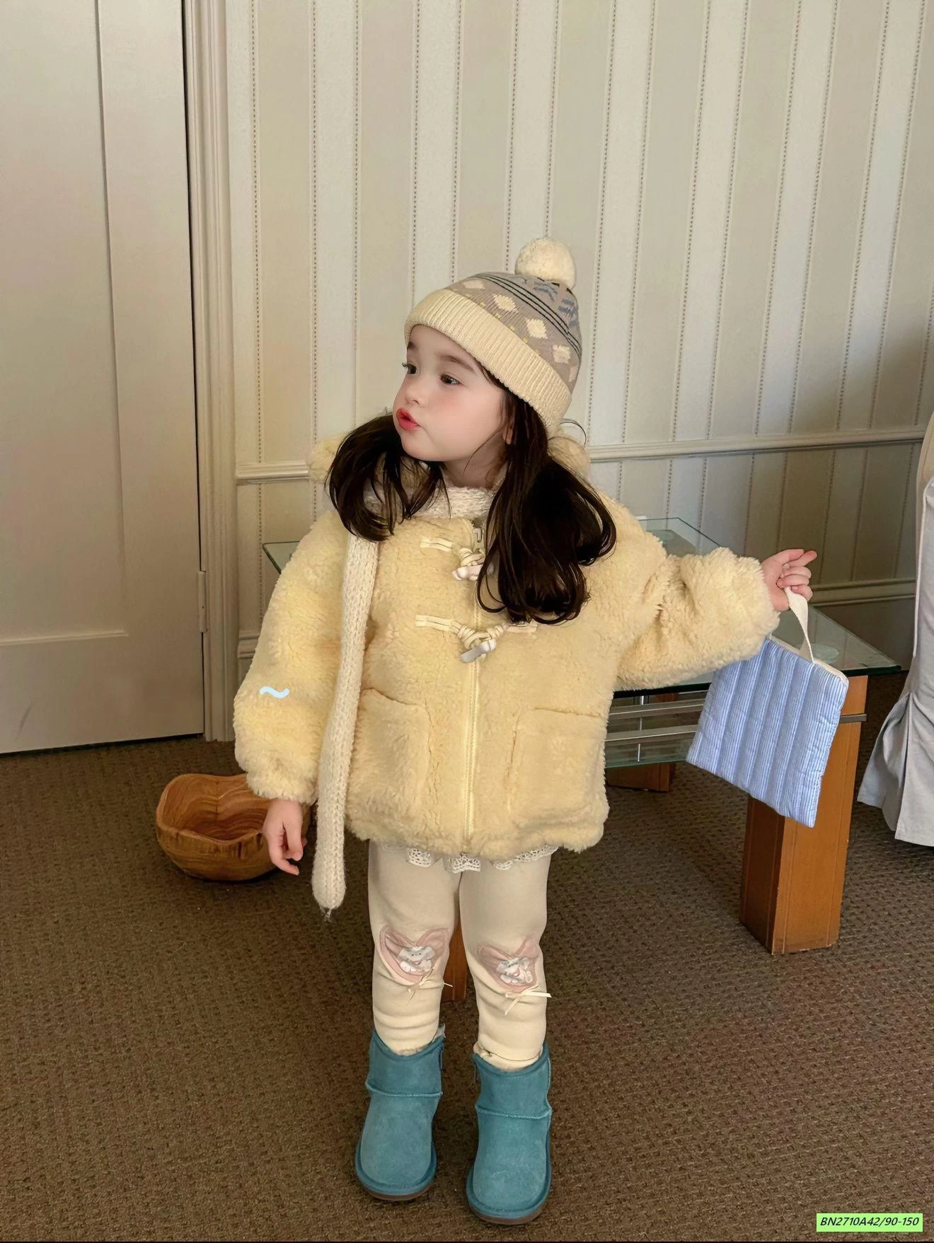 KHOÁC VÀNG LÔNG CỪU LÓT NHUNG