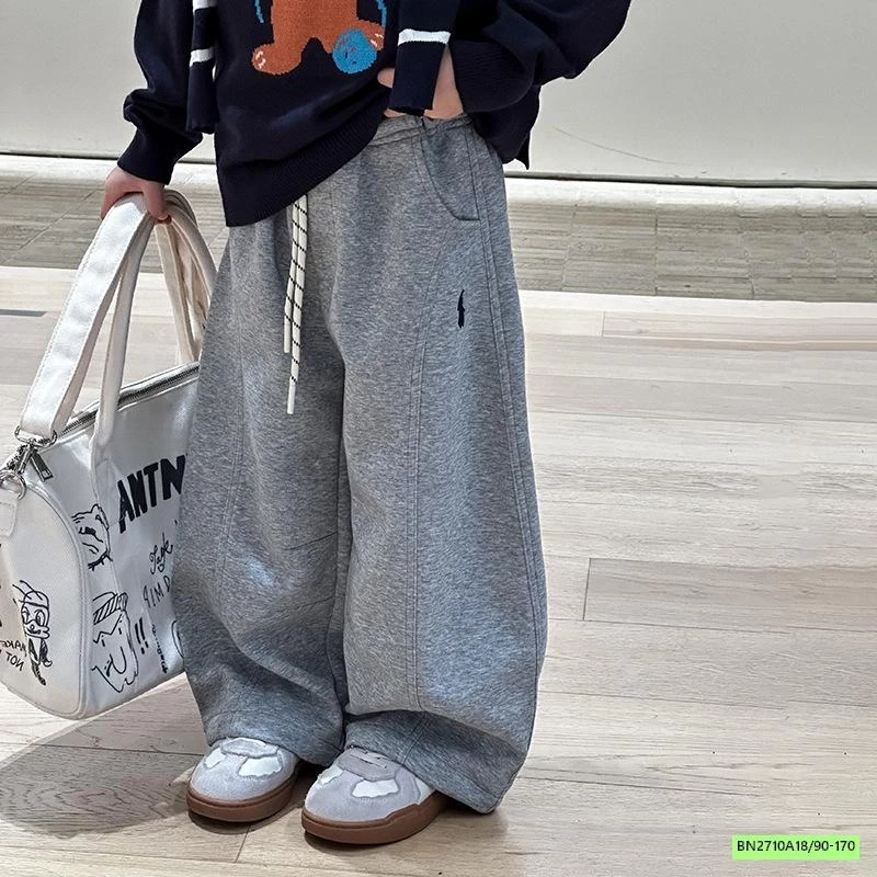 QUẦN NỈ SUÔNG LOGO CẠP CARO 25G064 AMBB