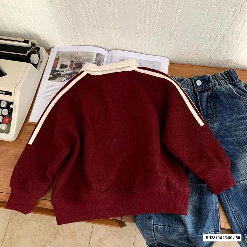 ÁO NỈ ĐỎ IN CHỮ PHỐI CỔ TRẮNG