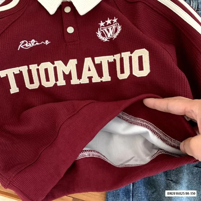 ÁO NỈ ĐỎ IN CHỮ PHỐI CỔ TRẮNG