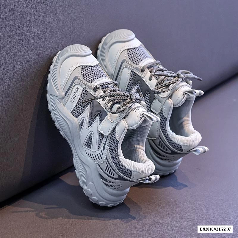 GIÀY THỂ THAO ĐẾ ĐINH PHỐI MÀU