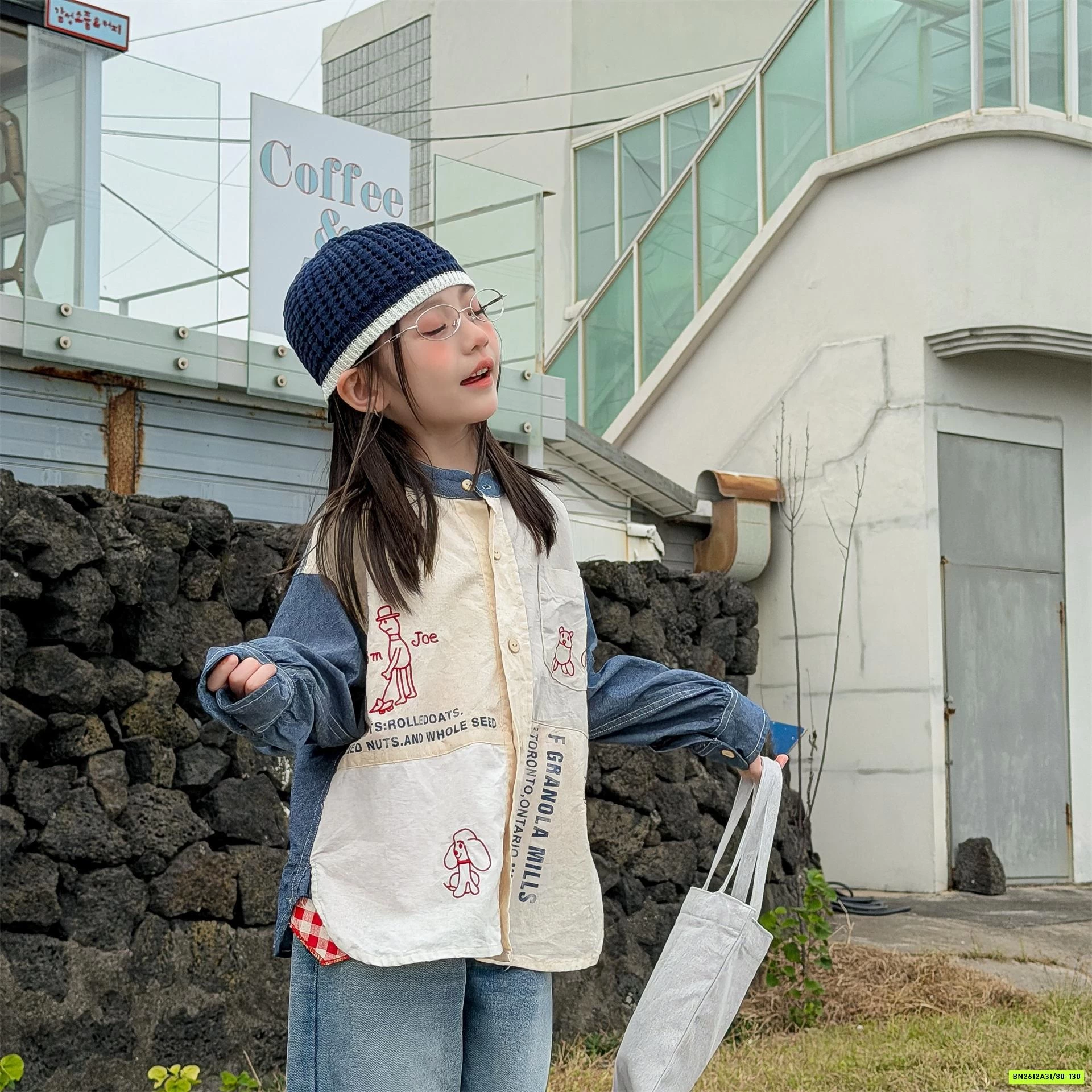 SƠ MI PHỐI MÀU CỔ TRỤ THÊU GẤU ADBABY