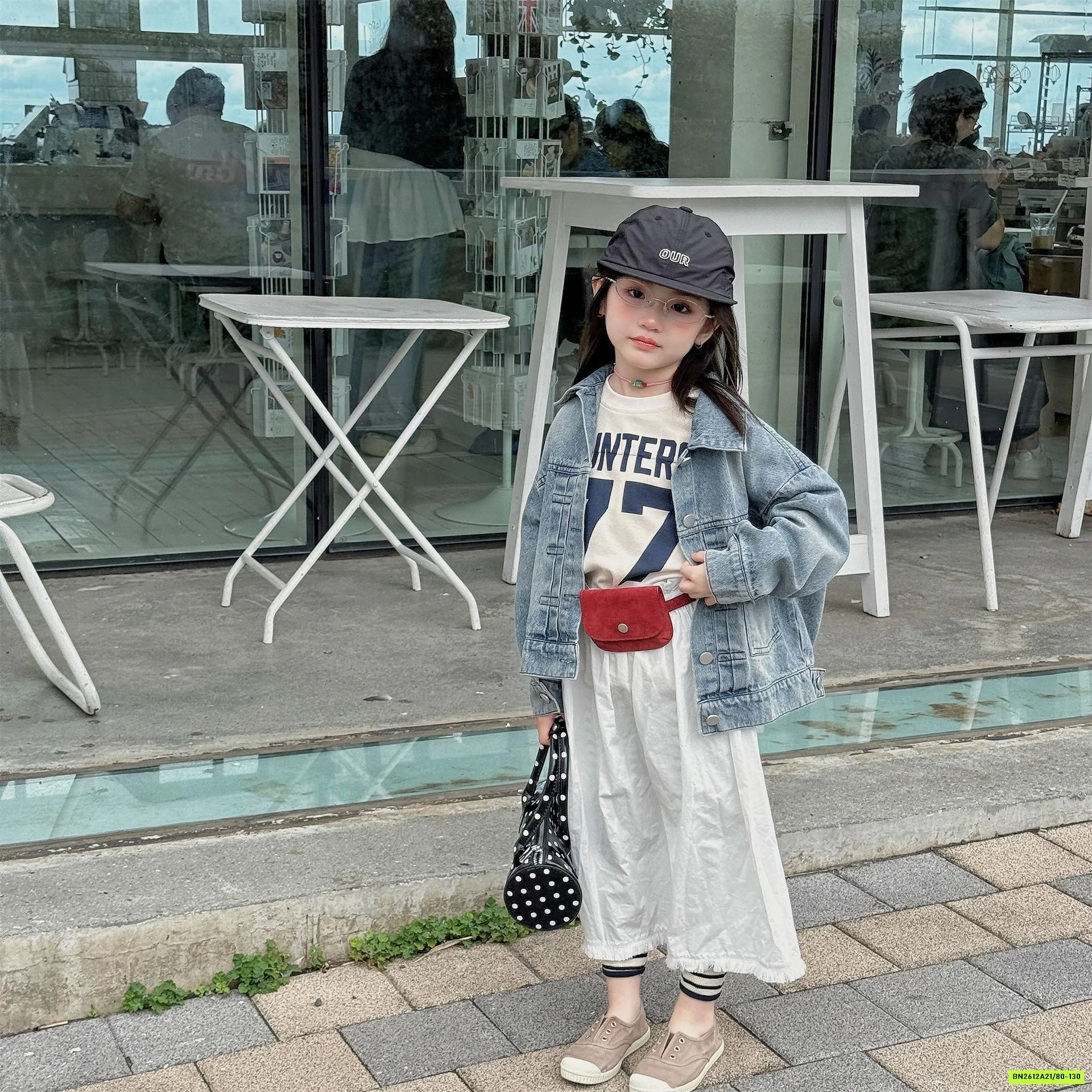 KHOÁC JEANS THÊU CHỮ ADBABY