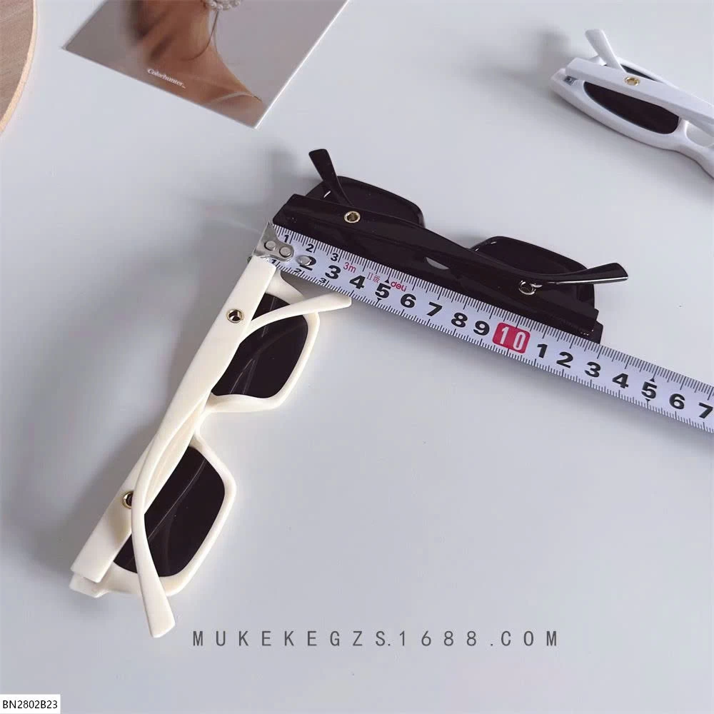 KÍNH THỜI TRANG MẮT CHỮ NHẬT