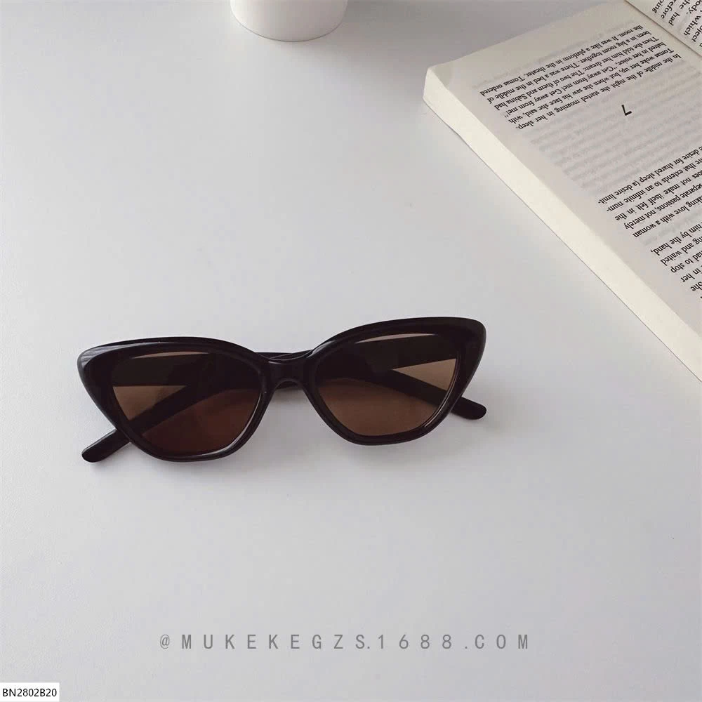 KÍNH THỜI TRANG MẮT NHỌN