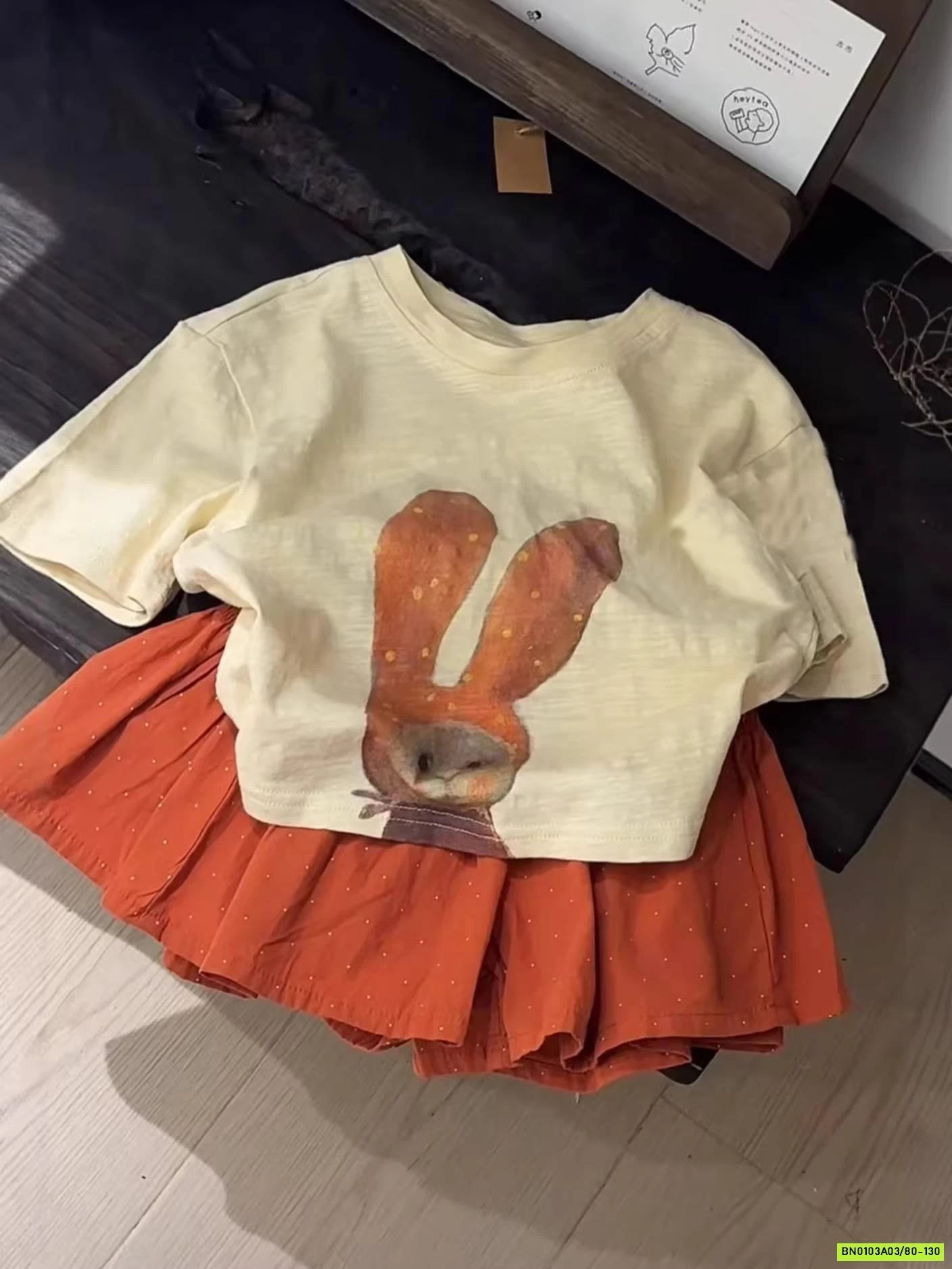 SÉT VÁY THỎ CAM 2 CHI TIẾT