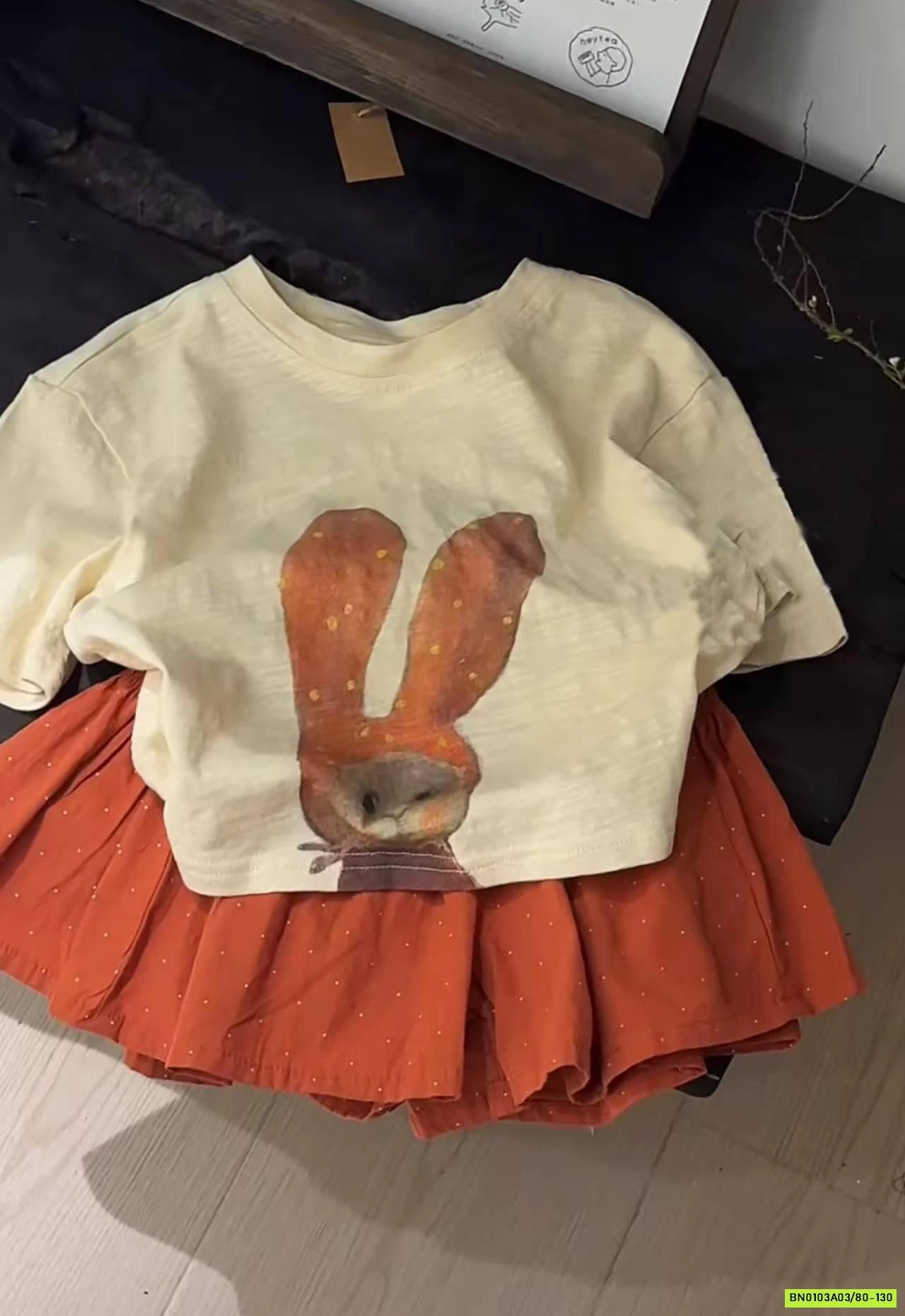 SÉT VÁY THỎ CAM 2 CHI TIẾT