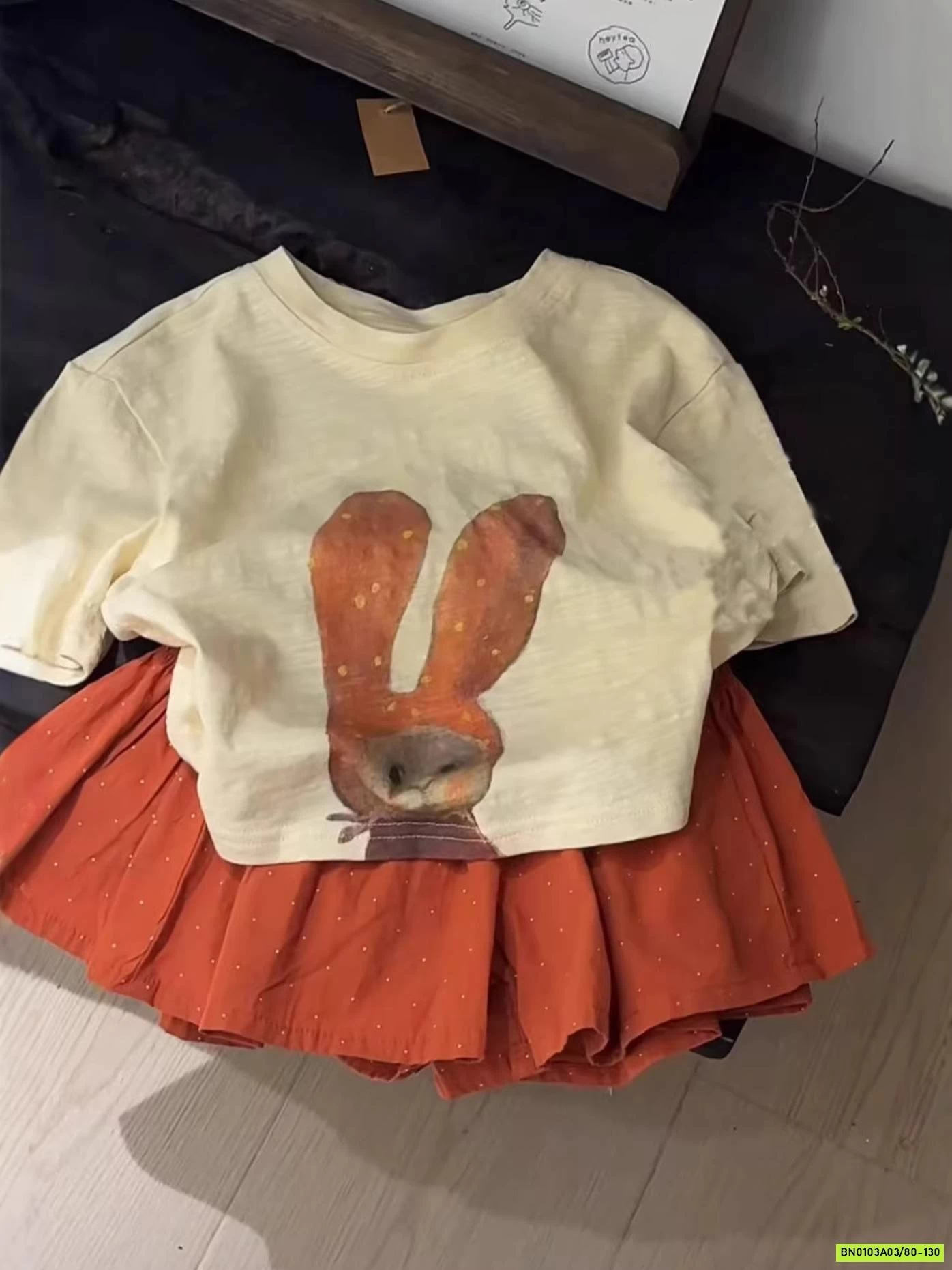 SÉT VÁY THỎ CAM 2 CHI TIẾT