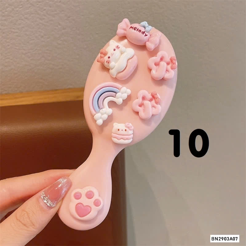 LƯỢC GẮN STICKER KUTE