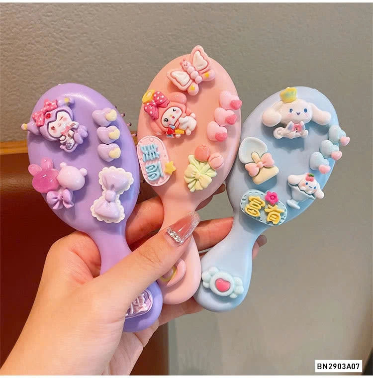 LƯỢC GẮN STICKER KUTE