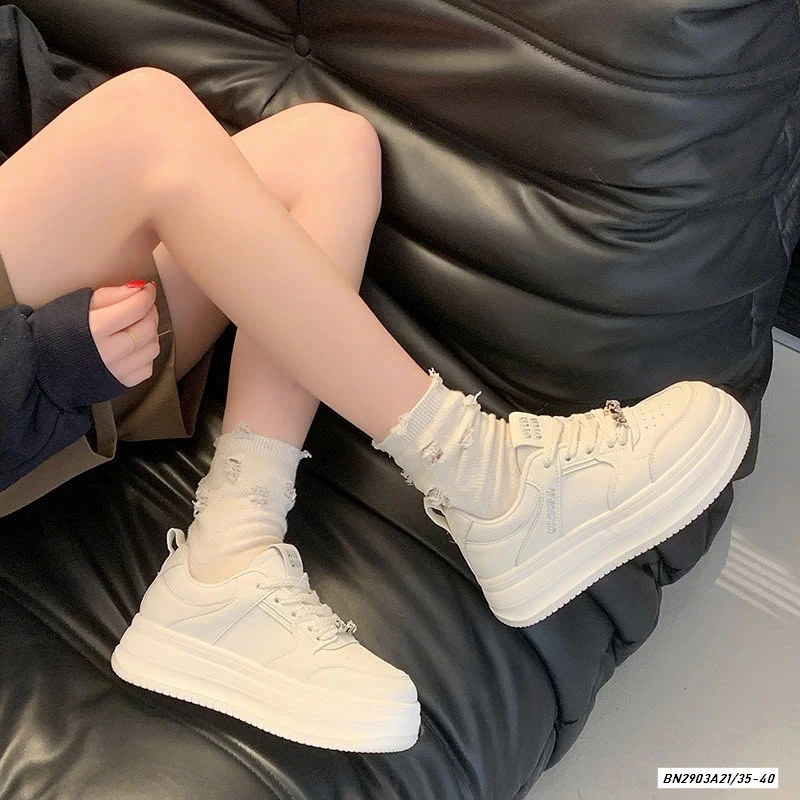 GIÀY THỂ THAO ĐẾ BÁNH MỲ