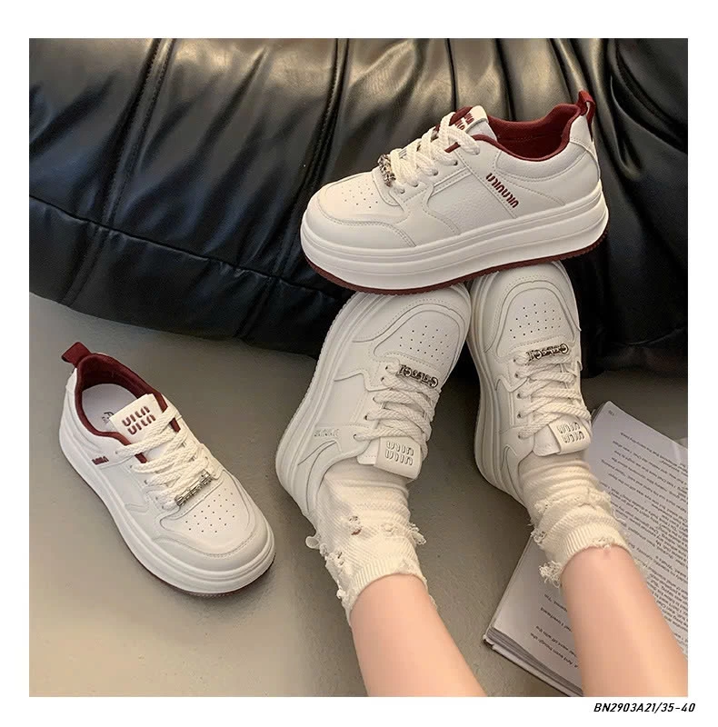 GIÀY THỂ THAO ĐẾ BÁNH MỲ