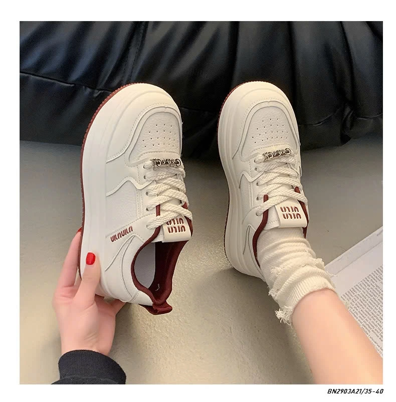 GIÀY THỂ THAO ĐẾ BÁNH MỲ