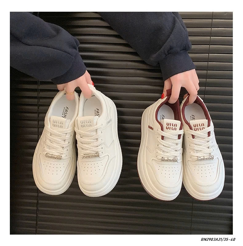 GIÀY THỂ THAO ĐẾ BÁNH MỲ