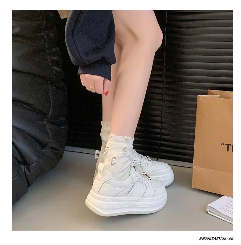 GIÀY THỂ THAO ĐẾ BÁNH MỲ