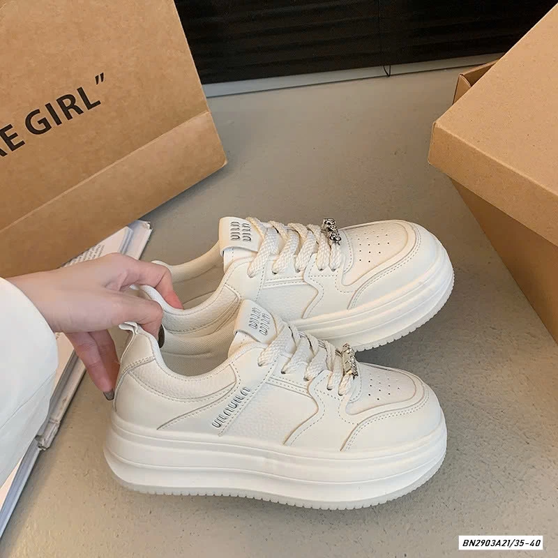 GIÀY THỂ THAO ĐẾ BÁNH MỲ