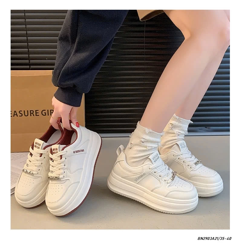 GIÀY THỂ THAO ĐẾ BÁNH MỲ