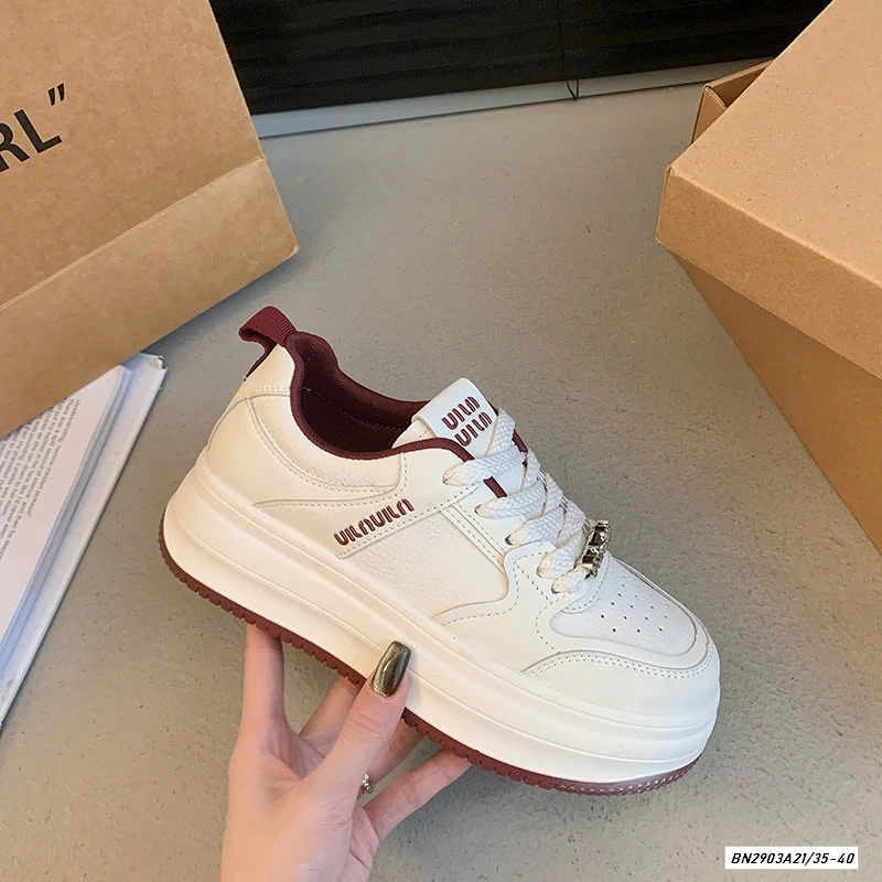 GIÀY THỂ THAO ĐẾ BÁNH MỲ