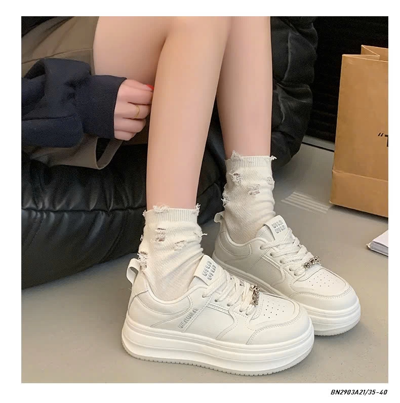 GIÀY THỂ THAO ĐẾ BÁNH MỲ