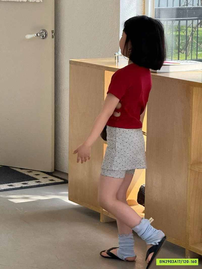 CROPTOP ĐỎ KHOÉT EO MIX QUẦN VÁY XÁM