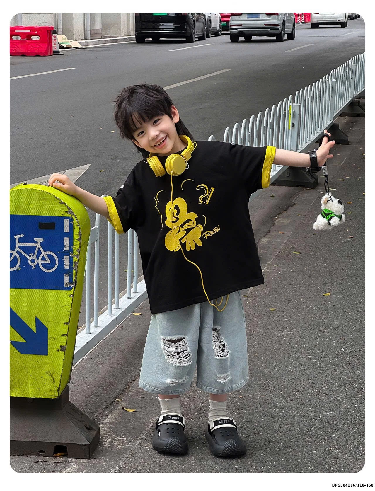 SÉT ÁO THUN MICKEY MIX QUẦN SHORT JEAN RÁCH