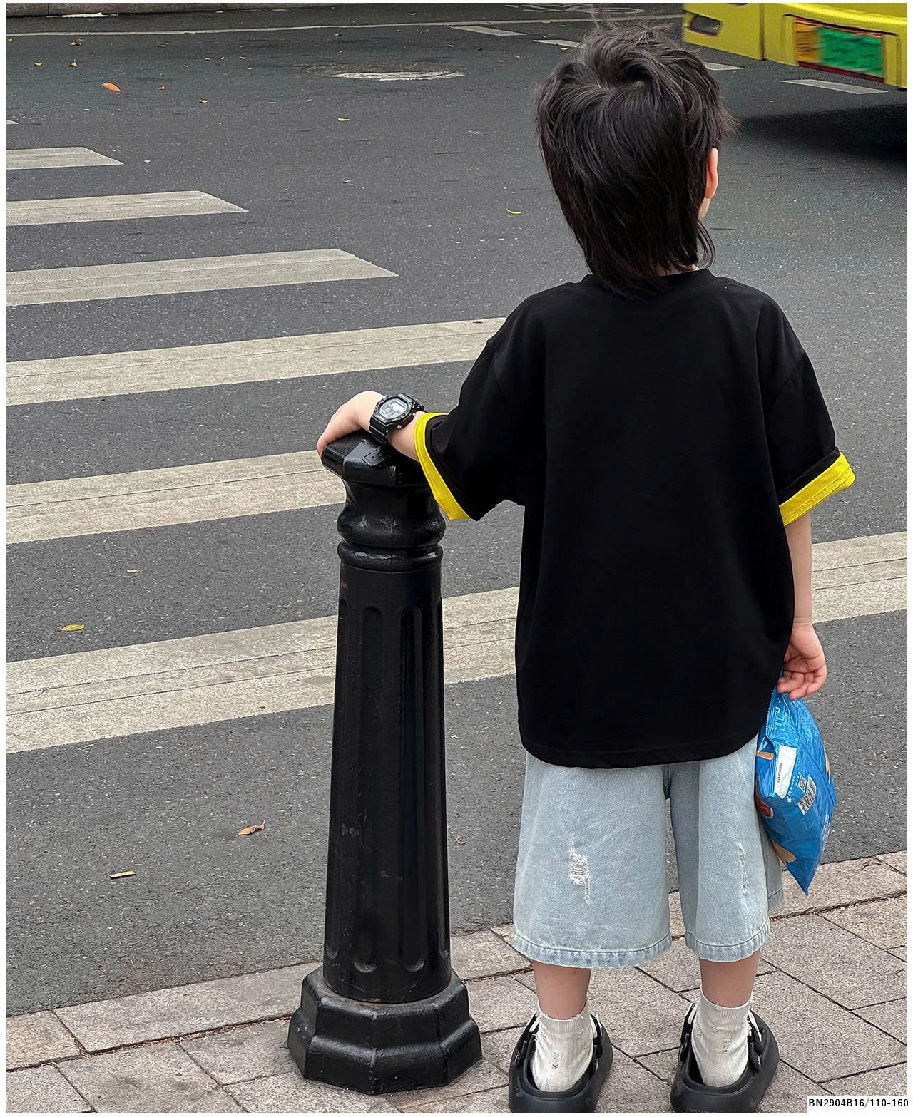 SÉT ÁO THUN MICKEY MIX QUẦN SHORT JEAN RÁCH