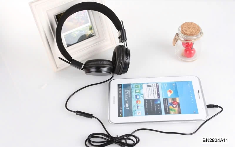 TAI NGHE CHỤP TAI CÓ DÂY