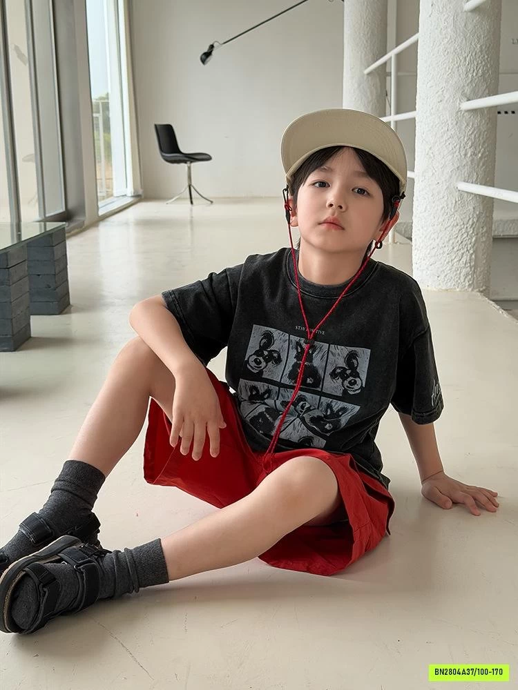 ÁO THUN ĐEN BẠC MÀU IN CÚN CON 26B158 AMBB