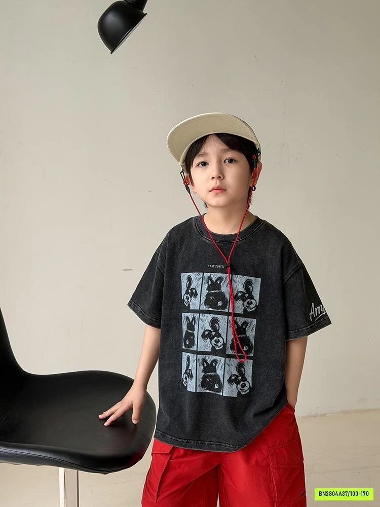 ÁO THUN ĐEN BẠC MÀU IN CÚN CON 26B158 AMBB