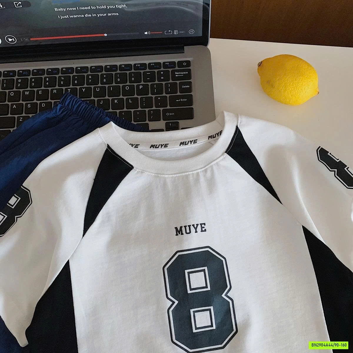 ÁO THỂ THAO SỐ 8