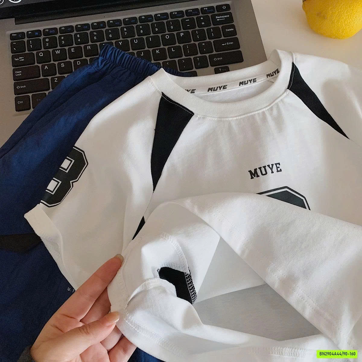 ÁO THỂ THAO SỐ 8