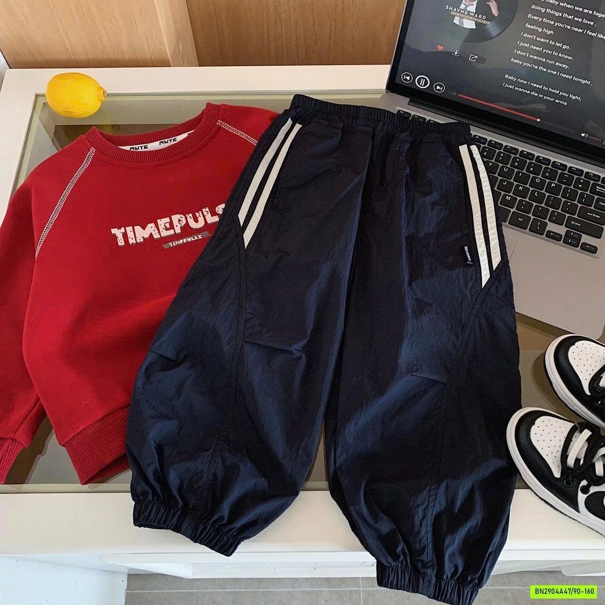 JOGGER GIÓ PHỐI SỌC