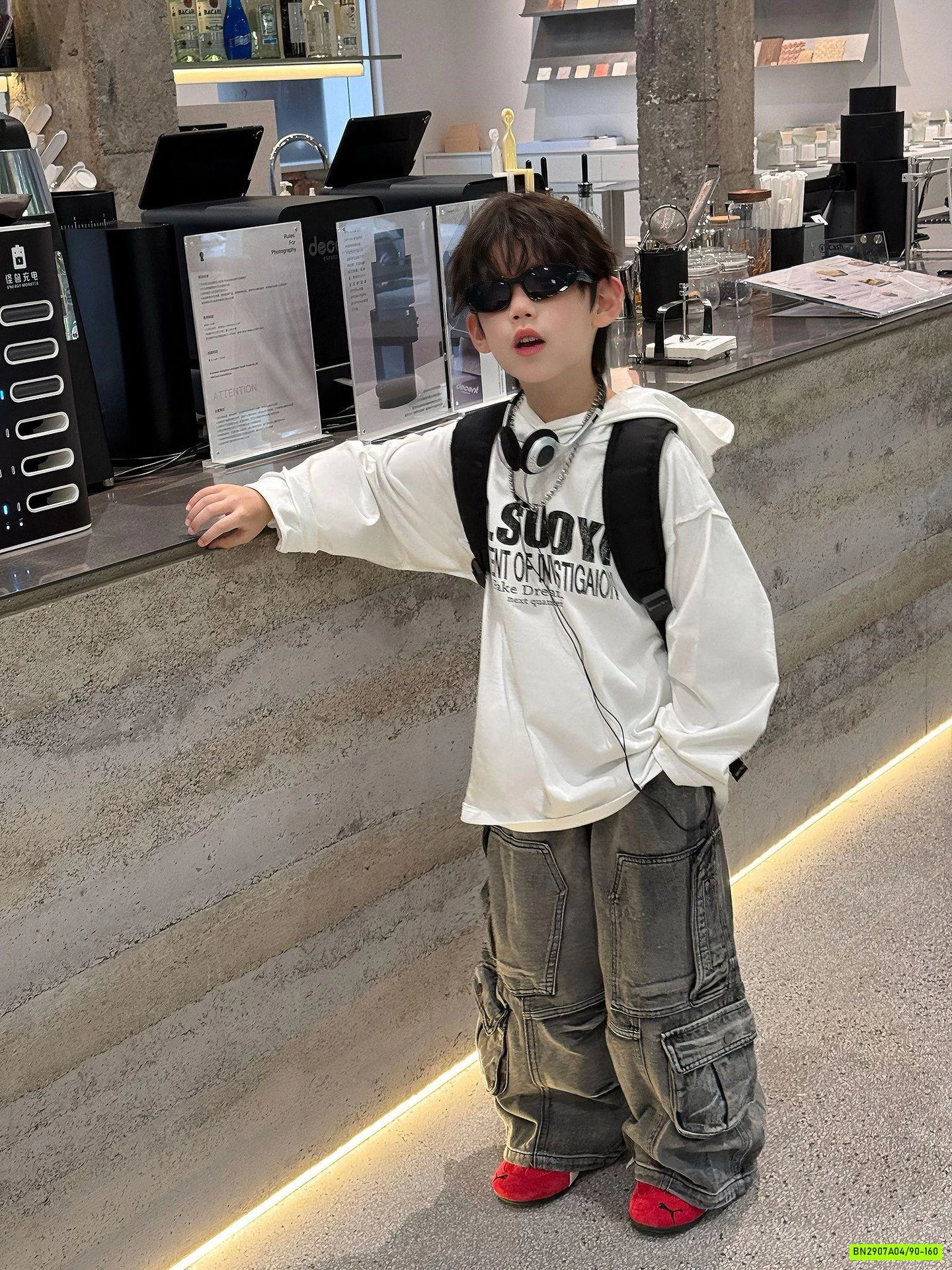 HOODIE IN CHỮ CÁ TÍNH