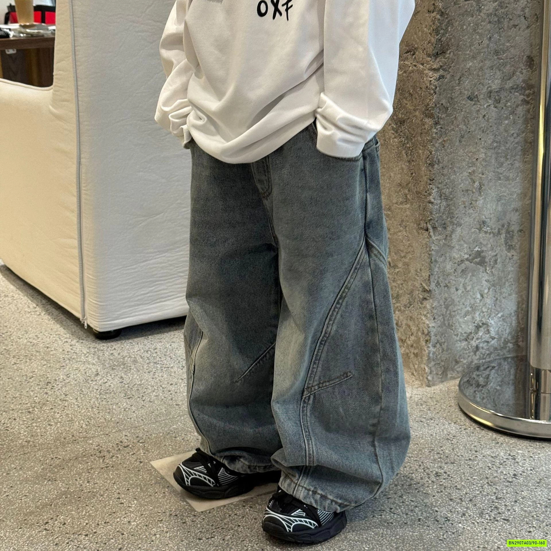 ÁO THUN TRẮNG ICON MIX JEANS SUÔNG