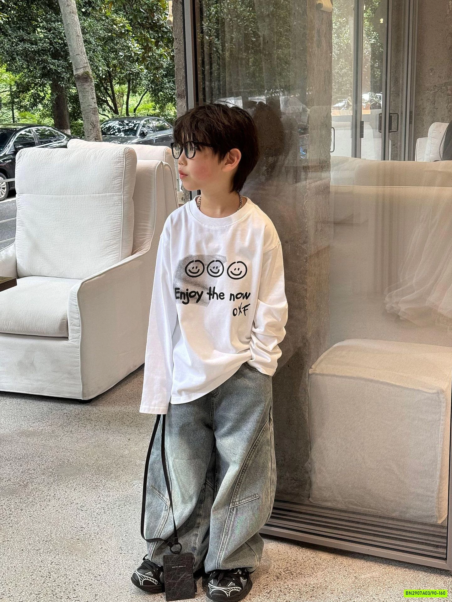 ÁO THUN TRẮNG ICON MIX JEANS SUÔNG