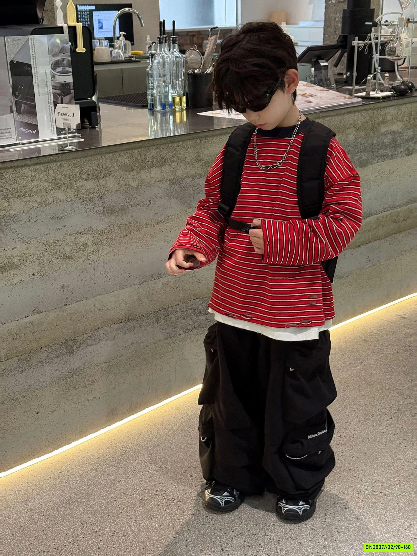 ÁO NỈ ĐỎ KẺ NGANG