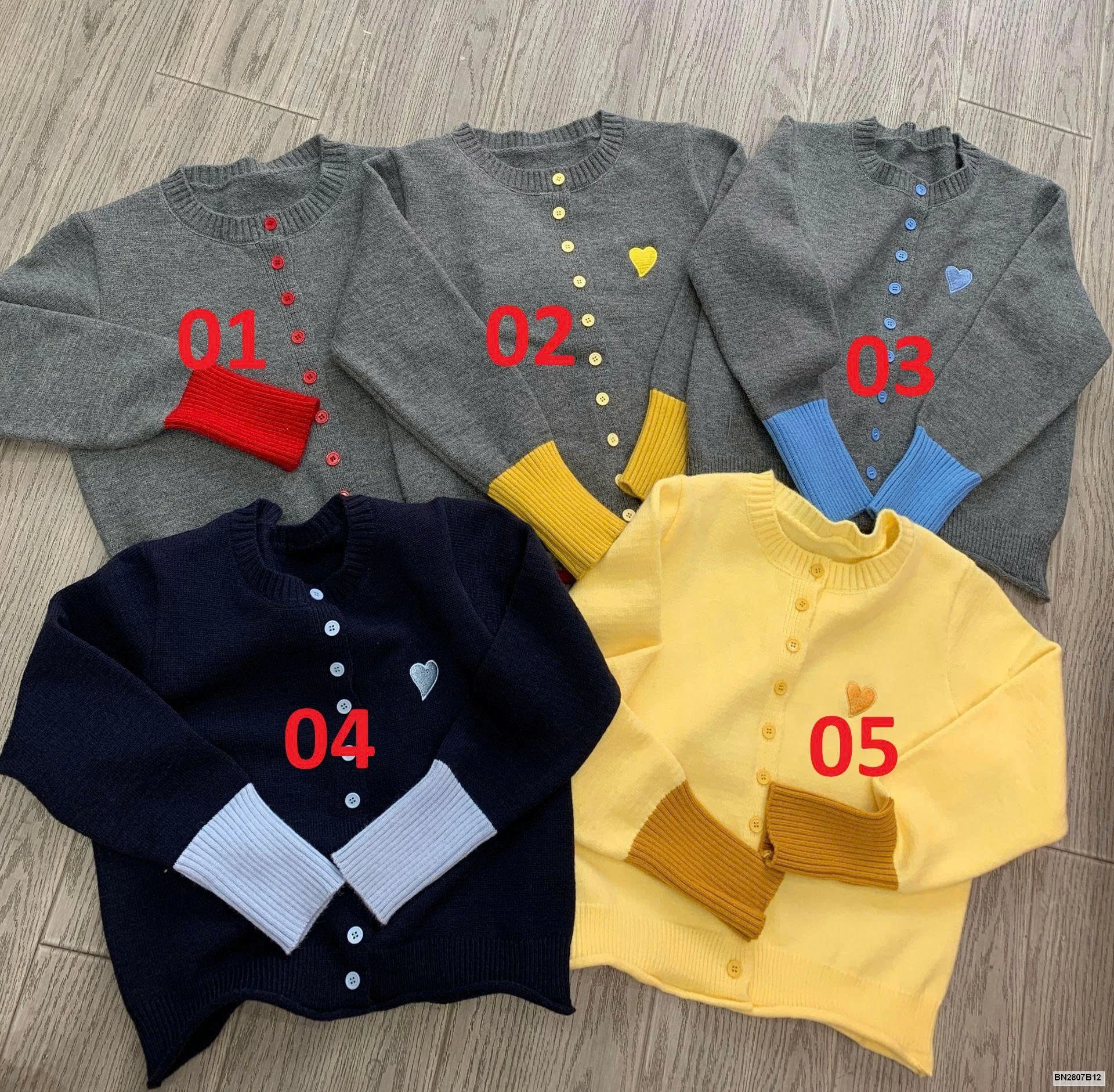 ÁO LEN TRÁI TIM PHỐI MÀU