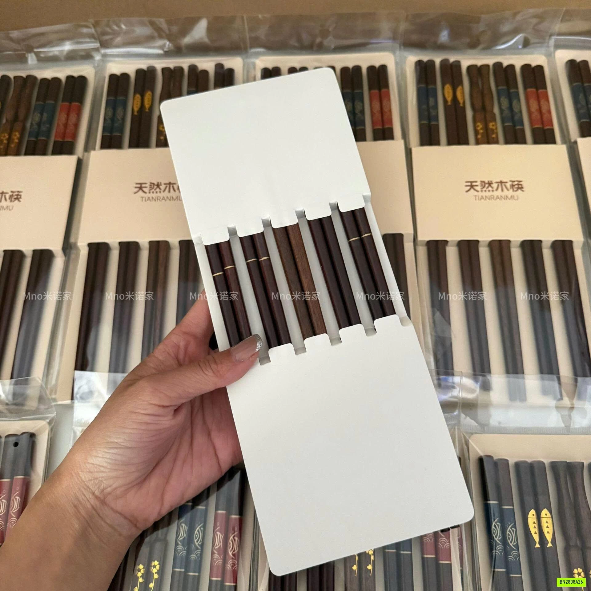 SET 10 ĐÔI ĐŨA GỖ ĐÀN HƯƠNG CAO CẤP MINOHOME