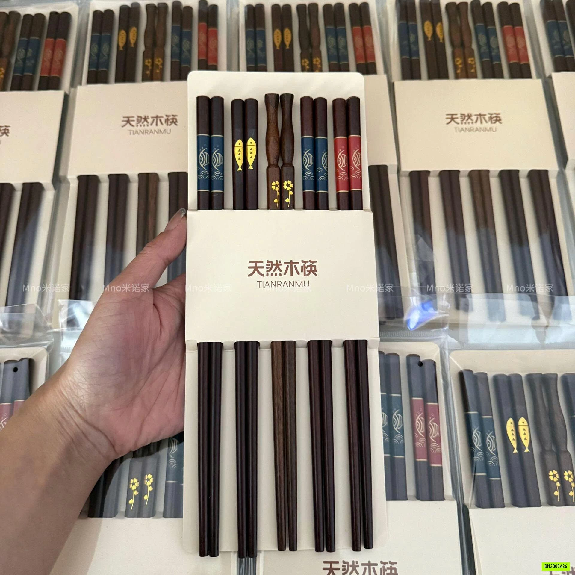 SET 10 ĐÔI ĐŨA GỖ ĐÀN HƯƠNG CAO CẤP MINOHOME
