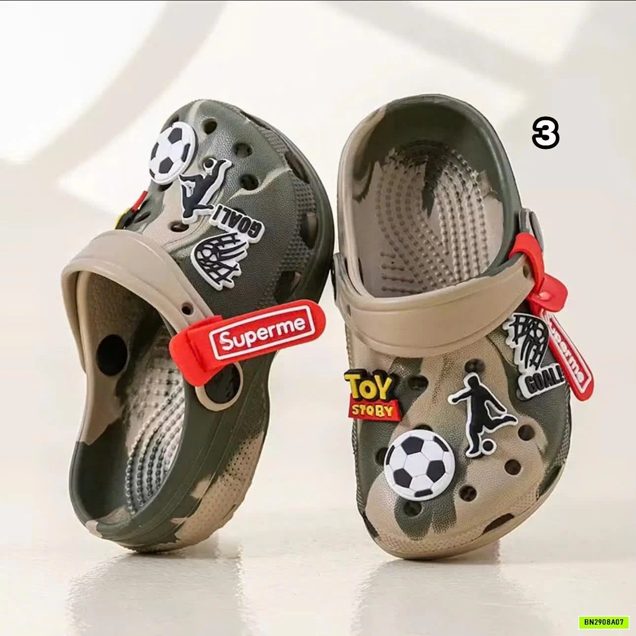 SỤC BÉ TRAI