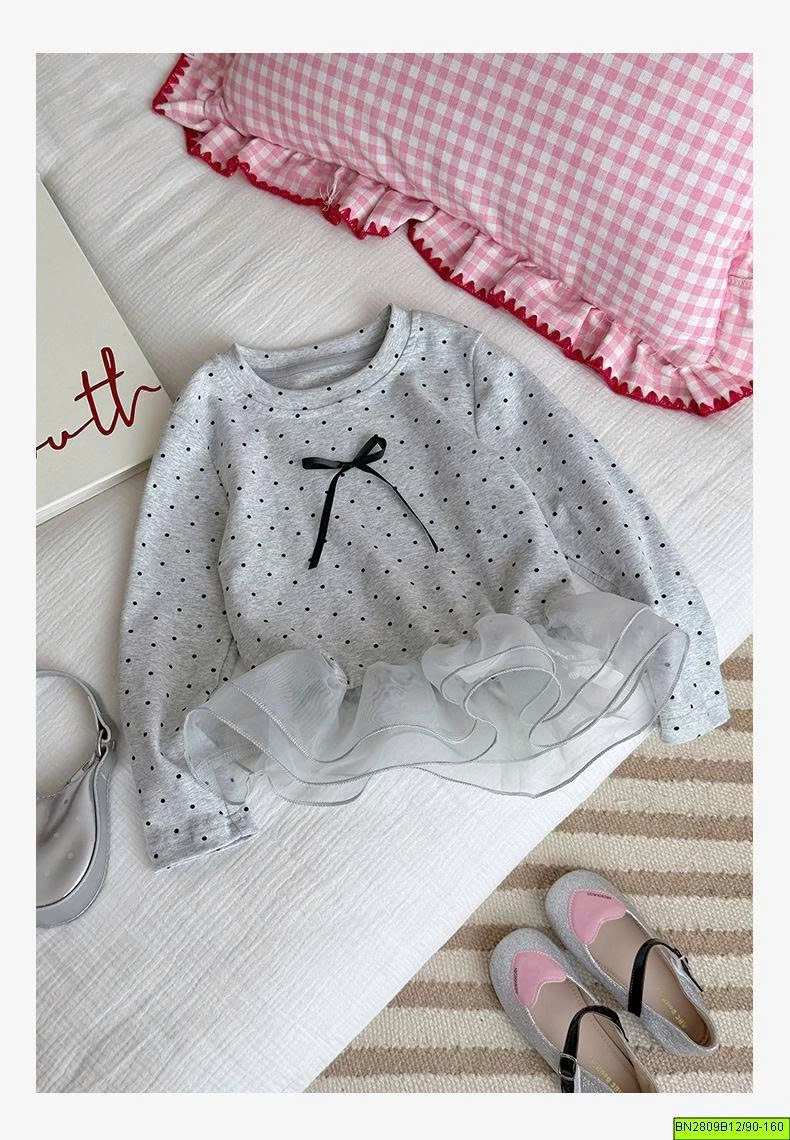 ÁO THUN CHẤM BI PHỐI VOAN