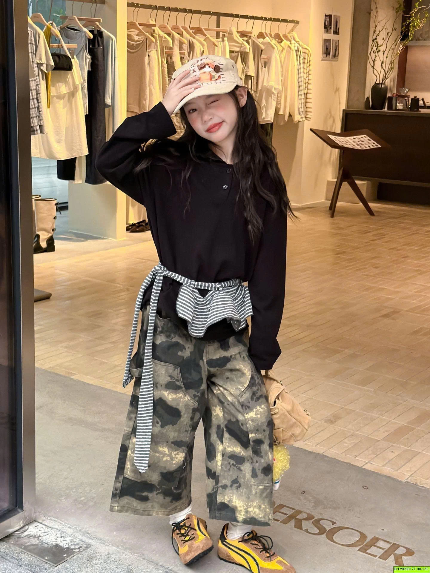 ÁO THUN LIỀN MŨ REN THỜI TRANG