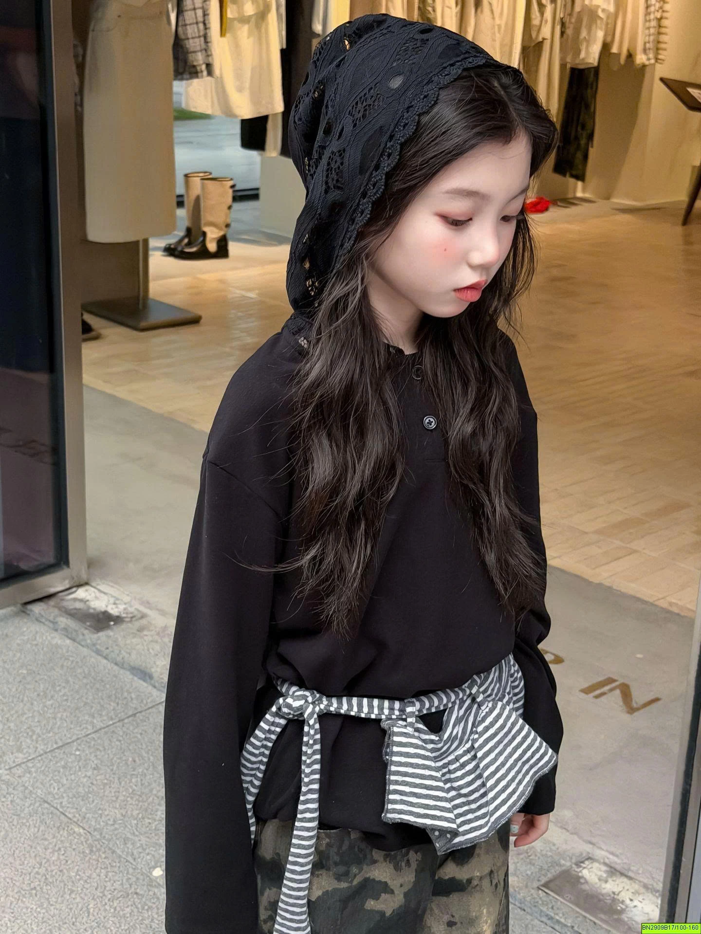 ÁO THUN LIỀN MŨ REN THỜI TRANG