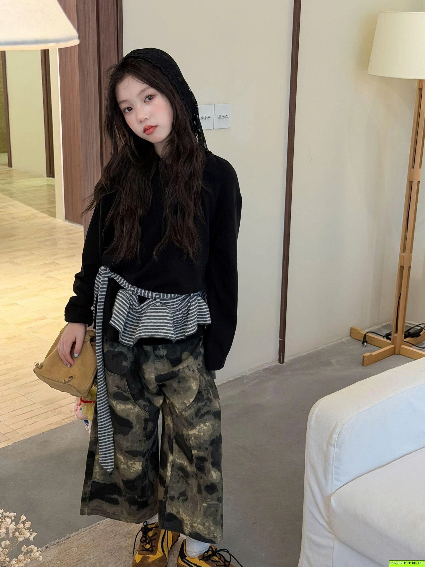 ÁO THUN LIỀN MŨ REN THỜI TRANG