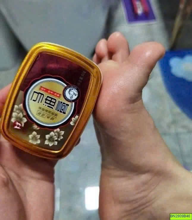 DẦU NGỰA ĐẶC DƯỠNG DA TAY CHÂN